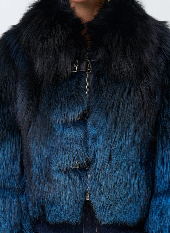 Шуба из меха чернобурой лисы с декоративными ремешками