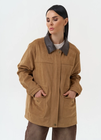 Женская парка из эко замши бежевого цвета