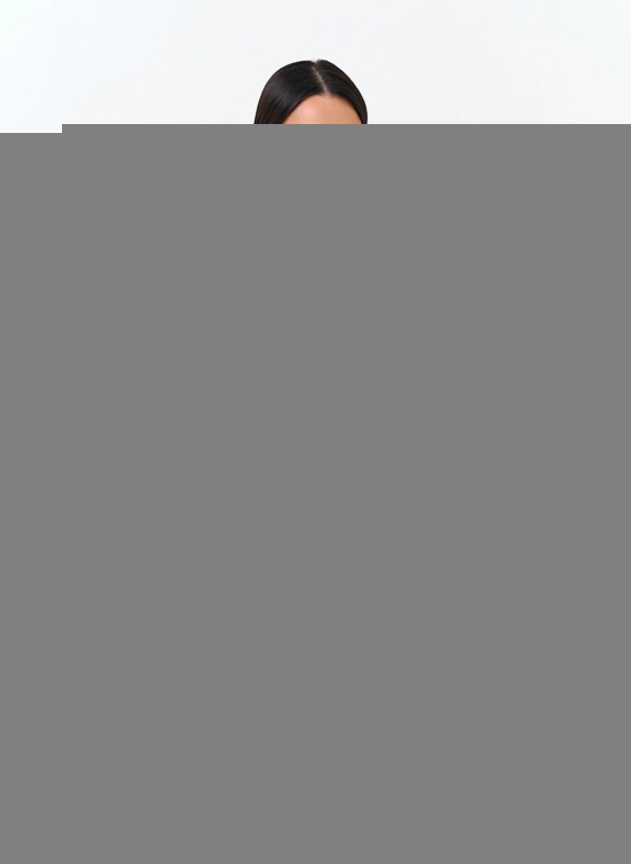 Женский пуховик с мехом лисы на капюшоне фото