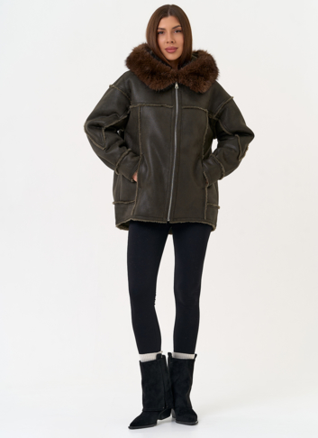 Женская дубленка из эко замши с капюшоном из эко меха