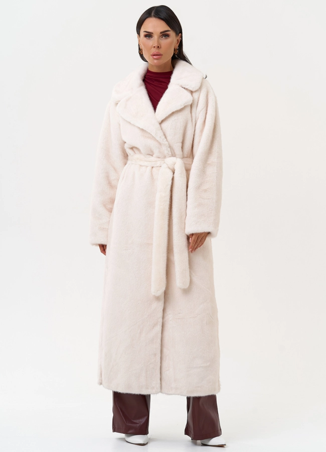 Женское пальто из эко меха молочного цвета модель № 31233 в рассрочку