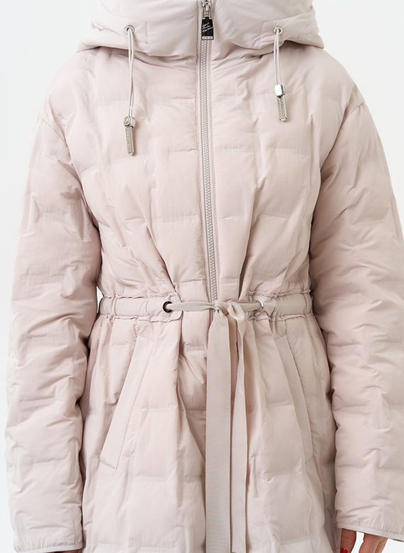 Женское утепленное пальто с капюшоном