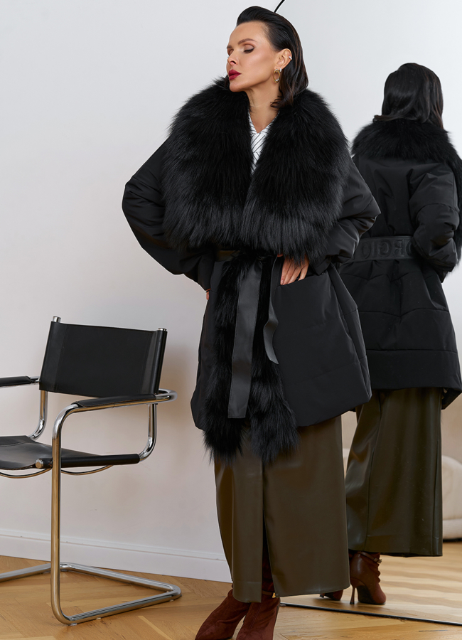 фото Женское зимнее полупальто черного цвета с мехом лисы модель № 31406